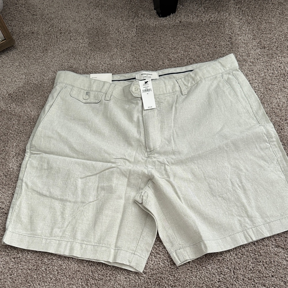 Banana Republic Men’s Linen Blend 7” Shorts. Size 33. NWT